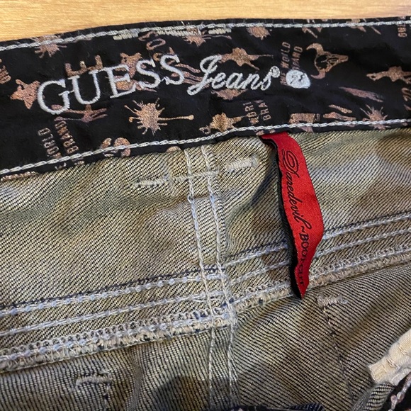 Blue Jeans - Picture 2 of 6